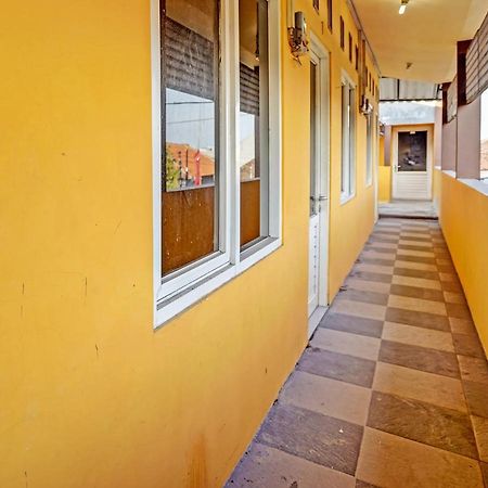 Spot On 91595 Sruni Syariah Hotel Gedangan Екстериор снимка